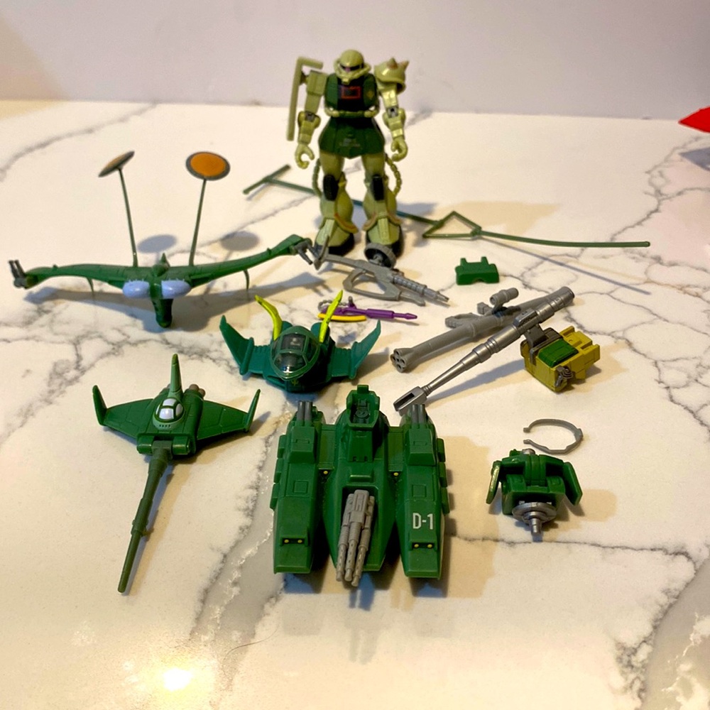 Bandai 2001 Mobile Suit Gundam ZAKU & MAGELLA ATTACK TANK 4.5" Deluxe complete